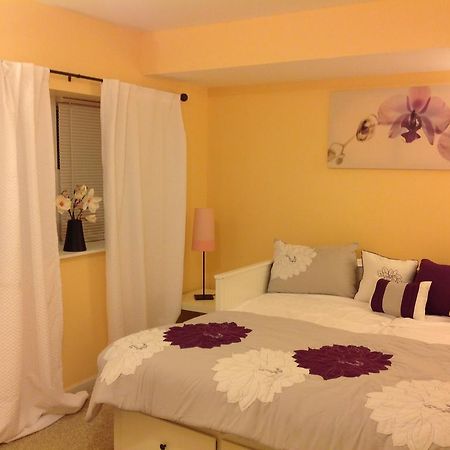 Mojoy Homesuites At Runyon Newark Kültér fotó