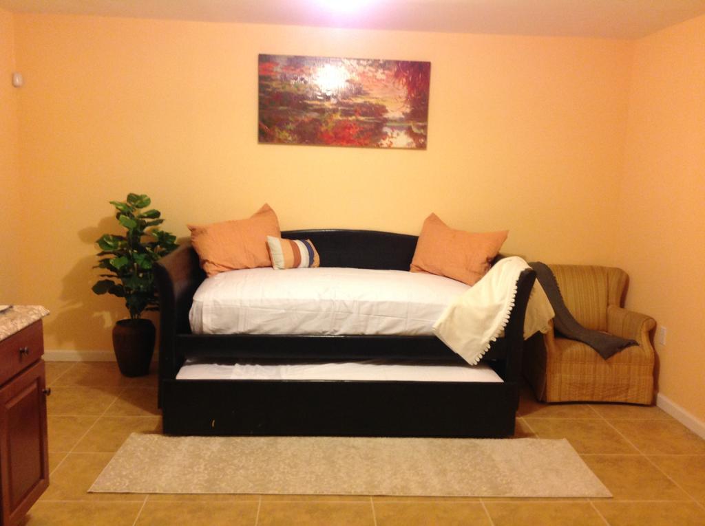 Mojoy Homesuites At Runyon Newark Kültér fotó