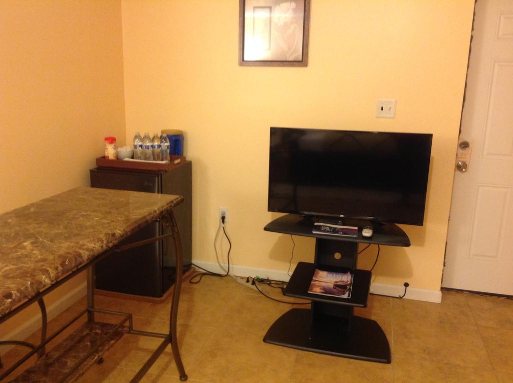 Mojoy Homesuites At Runyon Newark Kültér fotó